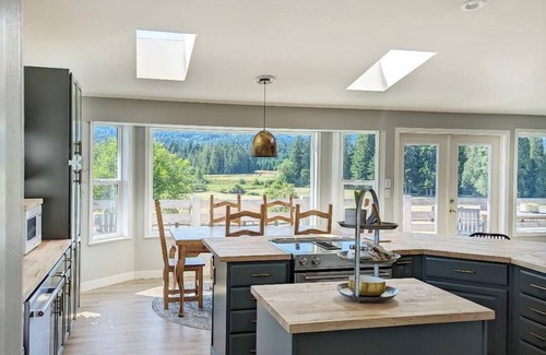 Littlerock House | Relax and recharge in a place that feels remote but it just minutes from town.