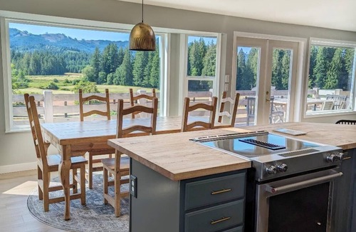Littlerock House | Relax and recharge in a place that feels remote but it just minutes from town.