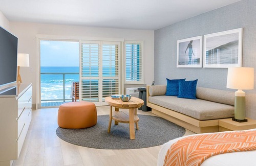 Carlsbad Village Hotel | Relax and Recharge! Outdoor Pool, Beachfront Property, Free Breakfast!