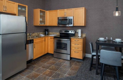 Arts/Warehouse District Hotel | Relax and Recharge! TWO Pet-friendly Suites with Free Breakfast, Swimming Pool!