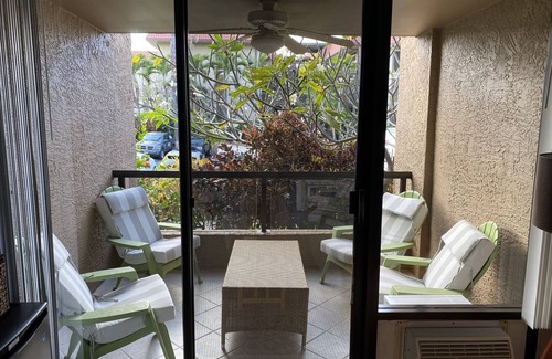 Historic Kailua Village Condo | Relax and Rejuvenate in the Heart of Kona. Minutes walk to town!