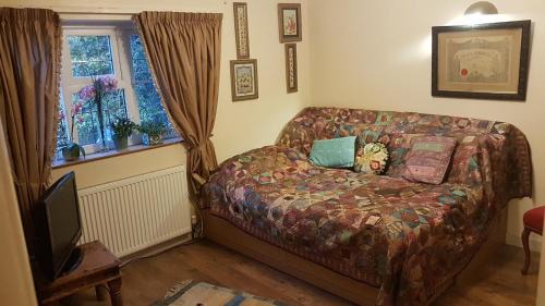 Lydiard Millicent House | Relax and unwind at Windrush Lodge