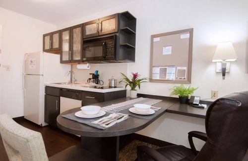 Anaheim Resort Resort | Relax and Unwind! 4 Comfortable Units, Kitchenette, Pets Allowed