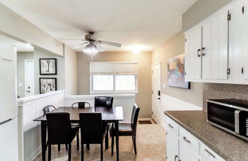 Drayton Plains House | Relax and unwind at the Royal Ranch Retreat!