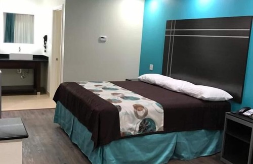 Spring Resort | Relax and Unwind! Comfortable Unit! Near Six Flags Hurricane Harbor Splashtown