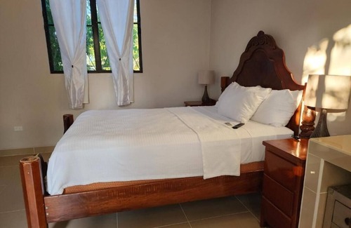 Caye Caulker Apartment | Relax and Unwind in Our Serene Poolside Studio Retreat!"