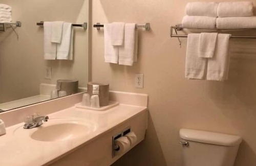 Kelso House | Relax and Unwind in GuestHouse Kelso Longview! 2 Great Units, Pets Allowed
