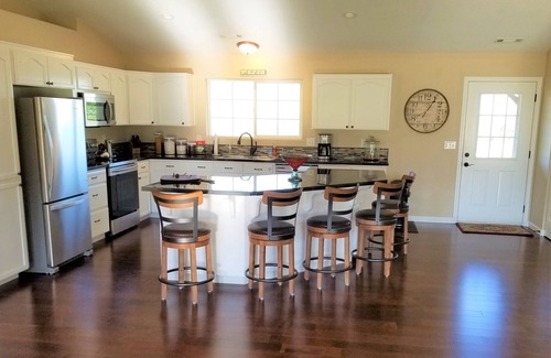 Murphy House | Relax and unwind in our 3br-2ba house on Historic Troon Estate Vineyard!