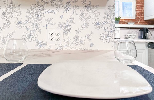 Cheesman Park House | Relax at a Cozy Garden Apt in Leafy Cheesman Park