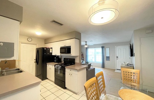 Sarasota Springs House | Relax at Casa SRQ! This 3 bed 2 bath solar HEATED POOL is a private oasis!