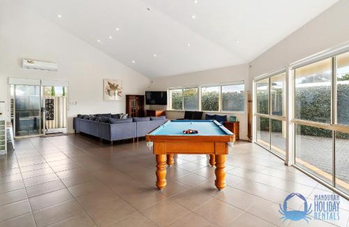 Falcon House | Relax at Falcon By The Bay