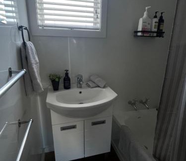 Twizel House | Relax at Jollie-Cozy 3-Bedroom Home, Central Twizel