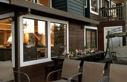 Groveland House | Relax at Lake Front Luxury Lodge-Near Yosemite-Pool Table-Private Dock and Lake