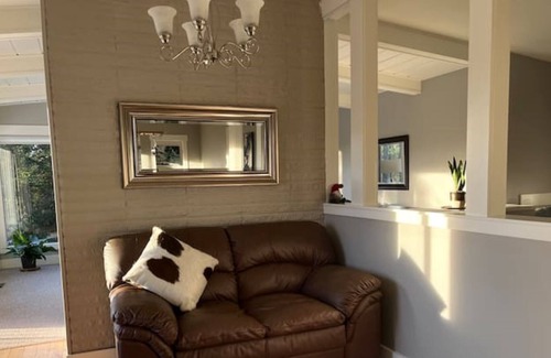 North Cowichan House | Relax at Maple Mountain Hilltop Retreat w/ Hot Tub
