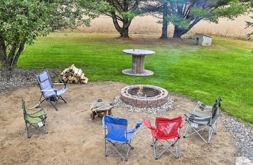 White Lake House | Relax at Northern Oasis! County Setting. Near Lakes, Wolf River & ATV/UTV Trail.