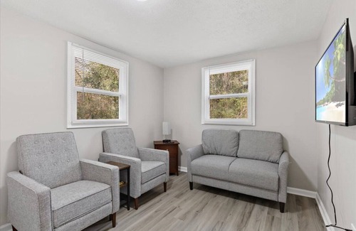 Lillington House | Relax At Ross - 2 minutes from Cape Fear Adventures