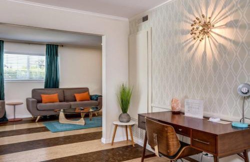 Desert Park Estates House | Relax at the 3BR Tranquil Oasis in Palm Springs