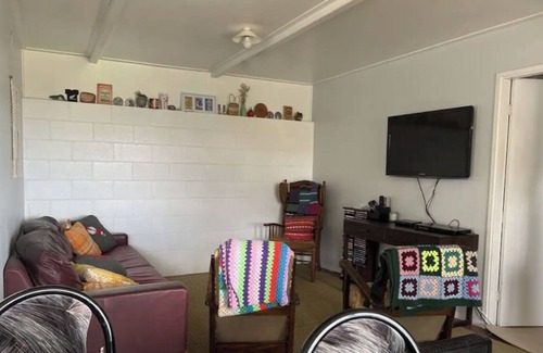 Te Mata House | Relax at the beach with waterholes, boat ramps and stunning bush walks!