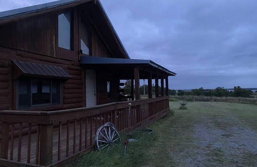 Custer County Cabin | Relax at your Rustic Lakeview Cabin on the North side of Foss Lake, Oklahoma