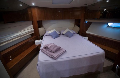 Mount Vesuvius - Pompei Boat Rental | Relax By Winston - Sanlorenzo SL62