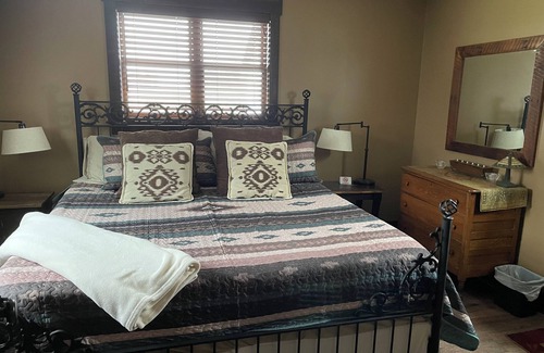 Fairview  Highland County Other | Relax by the fireplace, enjoy our quiet countryside 1-bedroom
