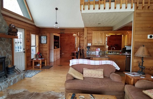 Murphy Cabin | Relax by the River.Perfect for families. Wi-Fi - cell service