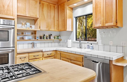 Forestville House | Relax by the Russian River with a Free Wine Tasting