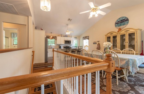 Bonnet Shores House | Relax by the sea! Four bedroom retreat in Bonnet Shores. Central Air sleeps 8-10