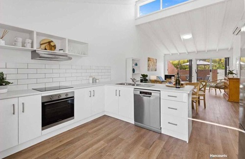 Shearwater Apartment | Relax by the sea this Christmas!