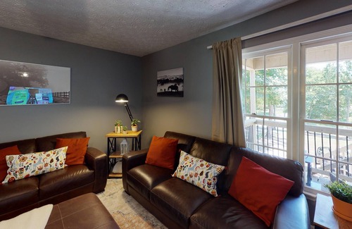 Woodstock Apartment | Relax & Enjoy | Hot Tub, Porch Swing, Pet-Friendly