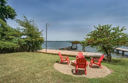 Chandler Cottage | RELAX & ENJOY THE BEAUTY OF LAKE PALESTINE Spectacular Views!