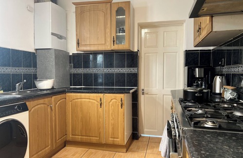 Marlborough House | Relax & Explore– 3bed Home with Easy London Access