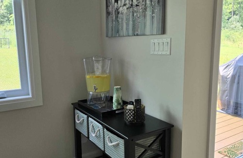 Port Stanley House | Relax house a few minutes from Port Stanley beach, with hot tub and game room