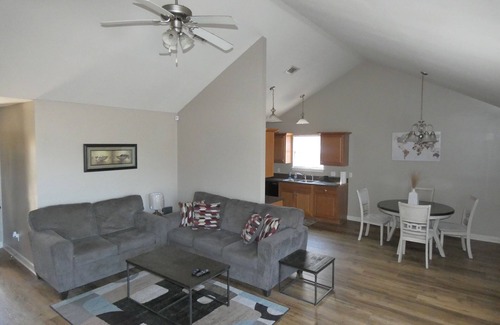 Jacksonville House | Relax in a 3 bedroom 2 bath comfortable house