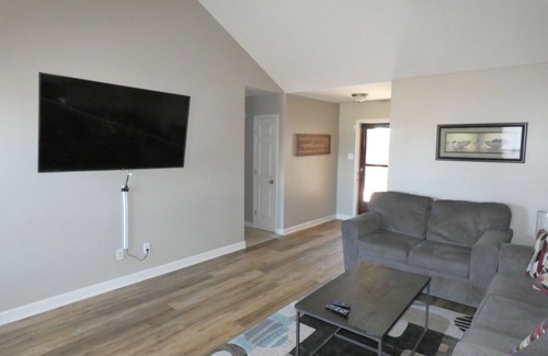 Jacksonville House | Relax in a 3 bedroom 2 bath comfortable house