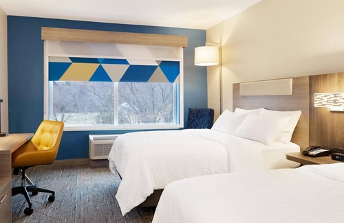 Ruckersville Hotel | Relax in a Spacious Room w/Mini-Fridge Near Shenandoah National Park