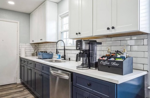 Parker Lane House | Relax in Central Austin Stylish 2BR Home with Fire Pit & Cozy Space