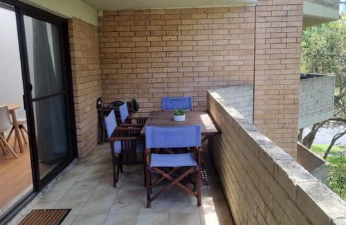 Hawks Nest Apartment | Relax in Cosy Comfort.