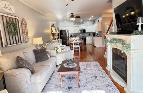 Bardstown House | Relax in Historic Bardstown – Spacious 3BR Townhome Minutes from Downtown
