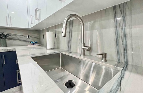 Ludlam House | Relax in Miami: Your Dream Resort-style Getaway