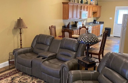 Tangipahoa Parish House | Relax in our beautiful New Orleans themed townhomenn