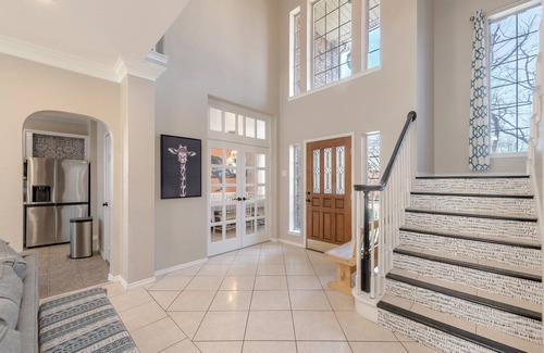 Highland Village House | Relax in our spacious villa, just a quick ride away to Grapevine Malls & Airport
