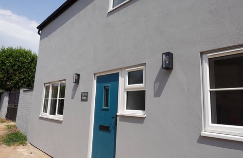 Angmering Cottage | Relax in our village located Old Bakery Cottage