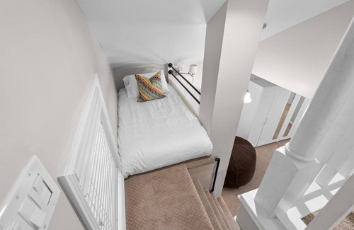 Gilbert Villa | Relax in pet-friendly Gilbert luxury with private pool, spa, and trampoline!