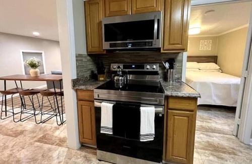 Greensboro House | Relax in Privacy in 2BR Beauty w/ Fire Pit & Grill