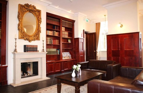 Sluis Hotel | Relax in Sluis – Comfortable Room Near Museums, Cafés & the Belgian Border