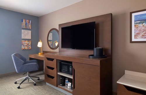 Smithfield Hotel | Relax in Smithfield: Cozy Suites with Modern Amenities & Free Parking