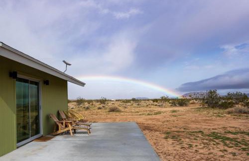 Landers House | Relax in Style at The Green Jackrabbit - Hot Tub, Record Player home