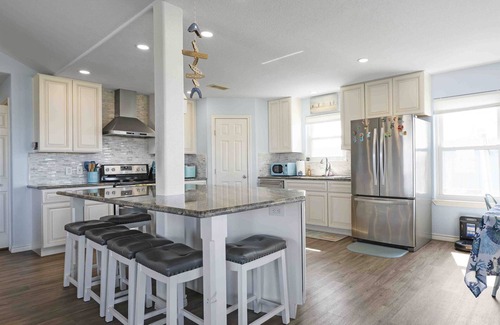 Cedar Lane House | Relax in Style: Beautiful 2-Bedroom Home on the Canal