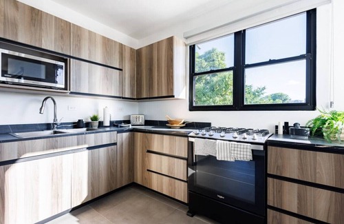 Eleanor Roosevelt House | Relax in Style | Central Apt for 4 - Unit 2